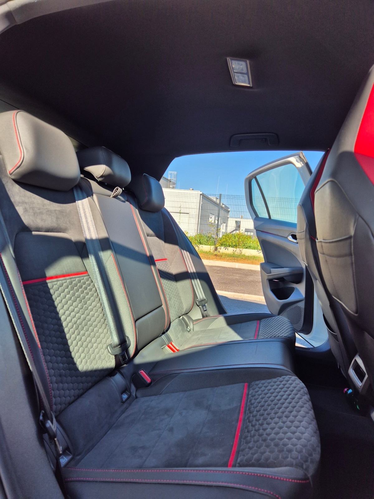 VW Golf 8 GTI CLUBSPORT 2,0 TSI DSG - 61.000km, fotografija 5