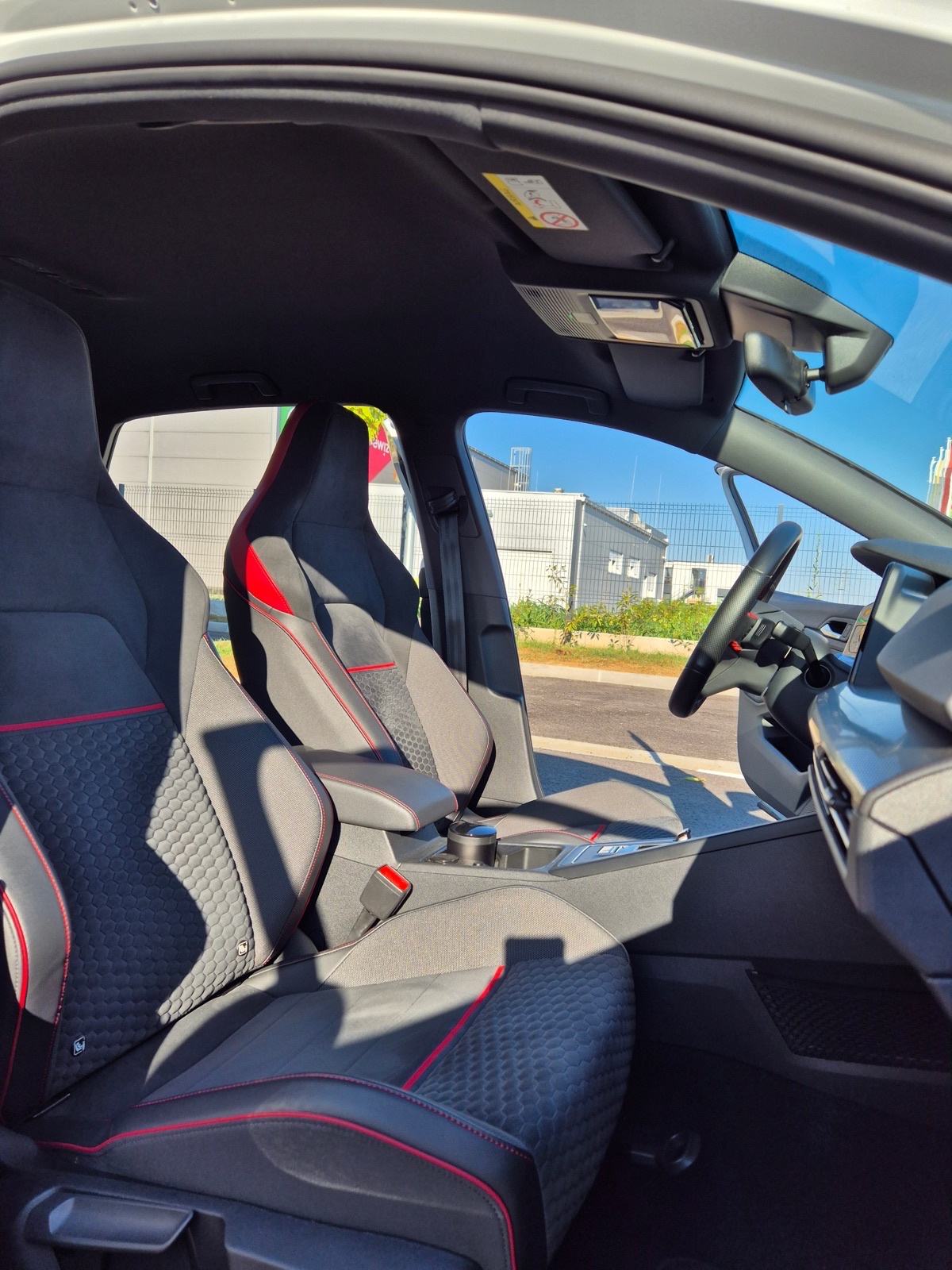 VW Golf 8 GTI CLUBSPORT 2,0 TSI DSG - 61.000km, fotografija 4