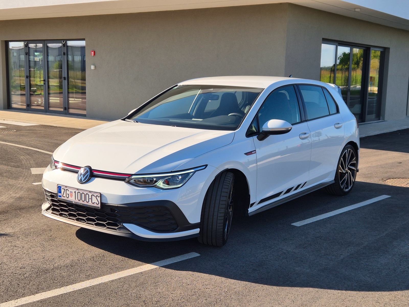 VW Golf 8 GTI CLUBSPORT 2,0 TSI DSG - 61.000km, fotografija 9