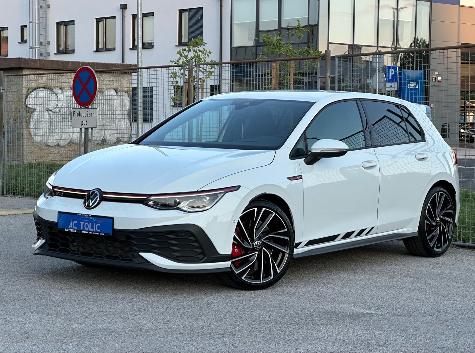 VW Golf 8 GTi Clubsport *H&K* *MATRIX* *HUD* *KAMERA* *AMBI*, fotografija 3