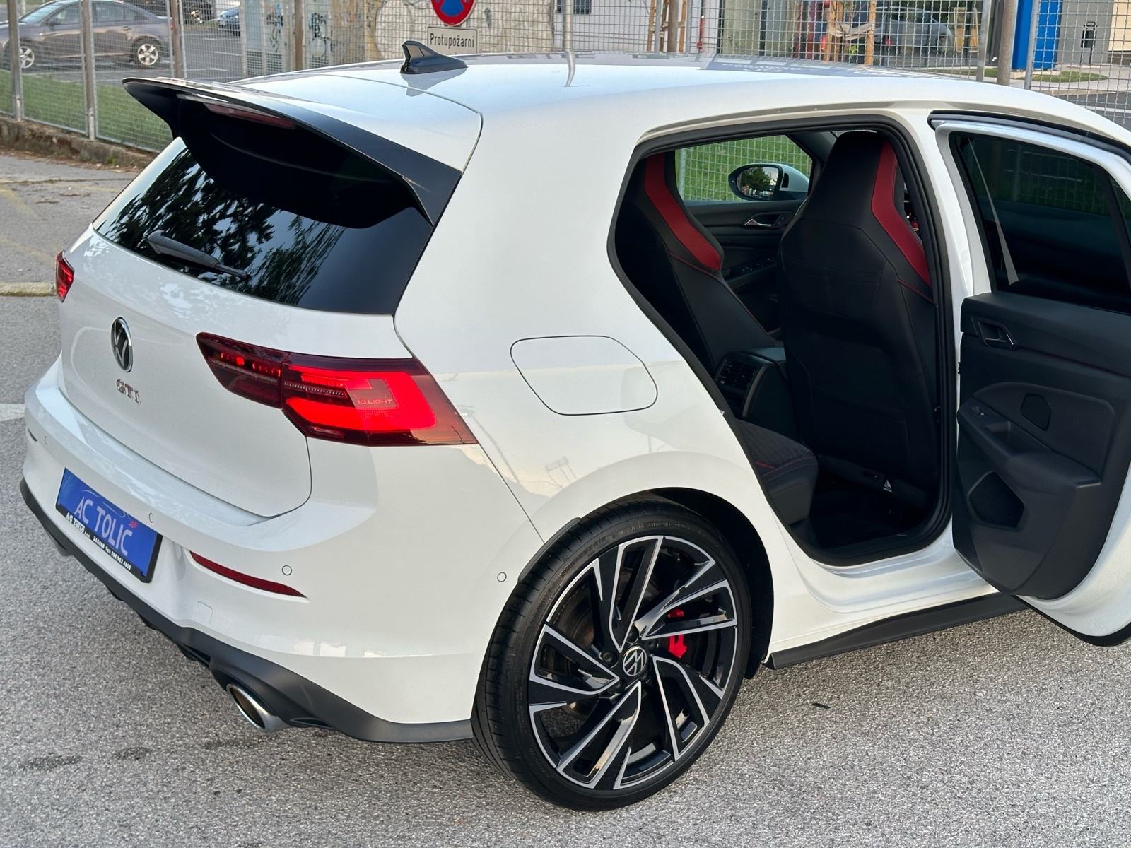 VW Golf 8 GTi Clubsport *H&K* *MATRIX* *HUD* *KAMERA* *AMBI*, fotografija 15