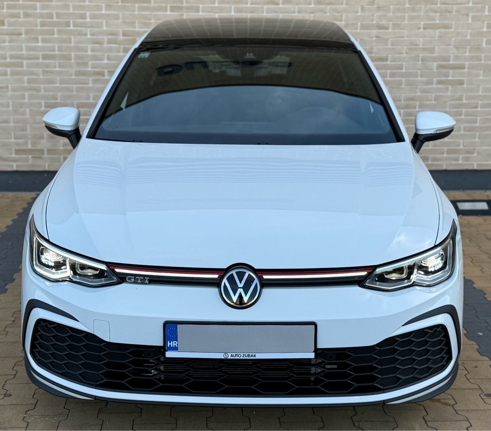 VW Golf 8 GTI•IQ LED•HARMAN KARDON•DSG•PANORAMA•40Tkm•KAO NOV•, fotografija 3