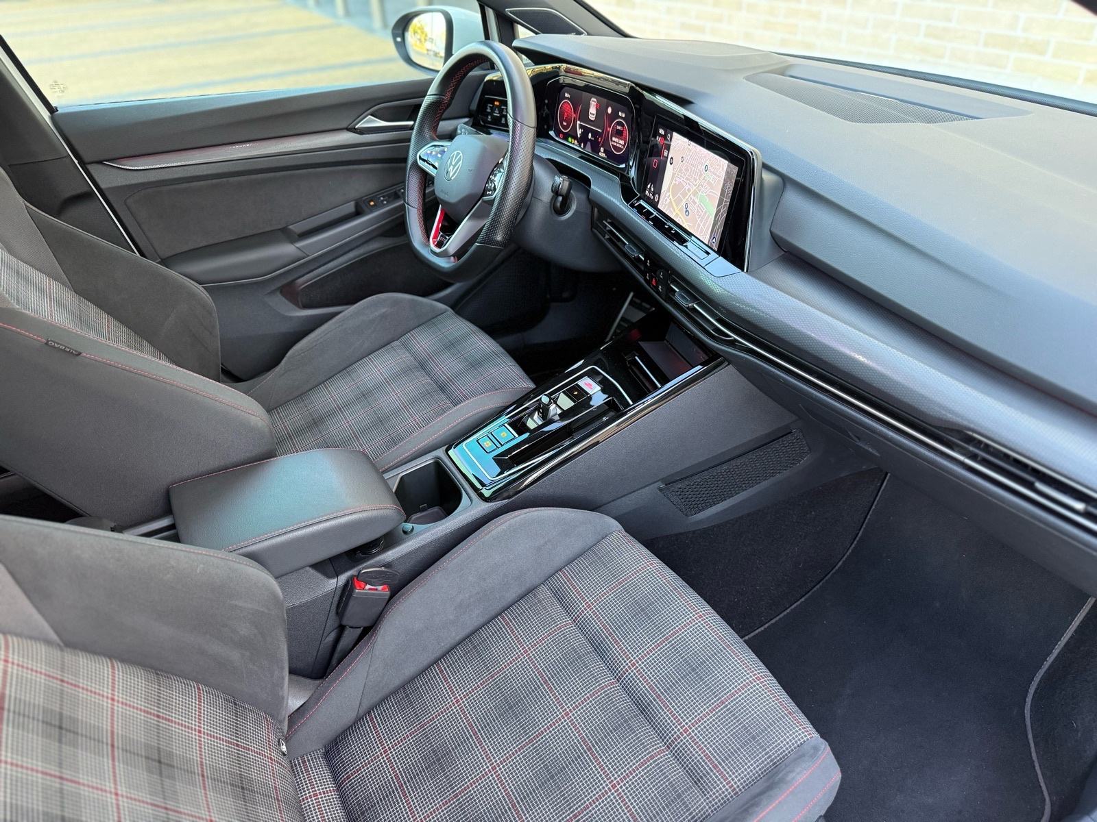 VW Golf 8 GTI•IQ LED•HARMAN KARDON•DSG•PANORAMA•40Tkm•KAO NOV•, fotografija 17