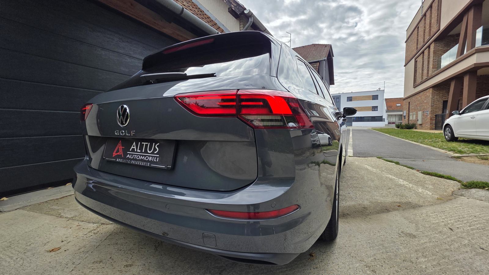 VW GOLF 8 LIFE 2.0TDI DSG - 6/22 | VIRTUAL | FULL LED, fotografija 13