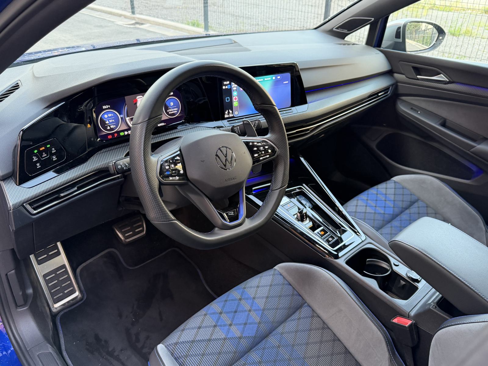 VW Golf 8 R 2.0 TSI 4MOTION, fotografija 7