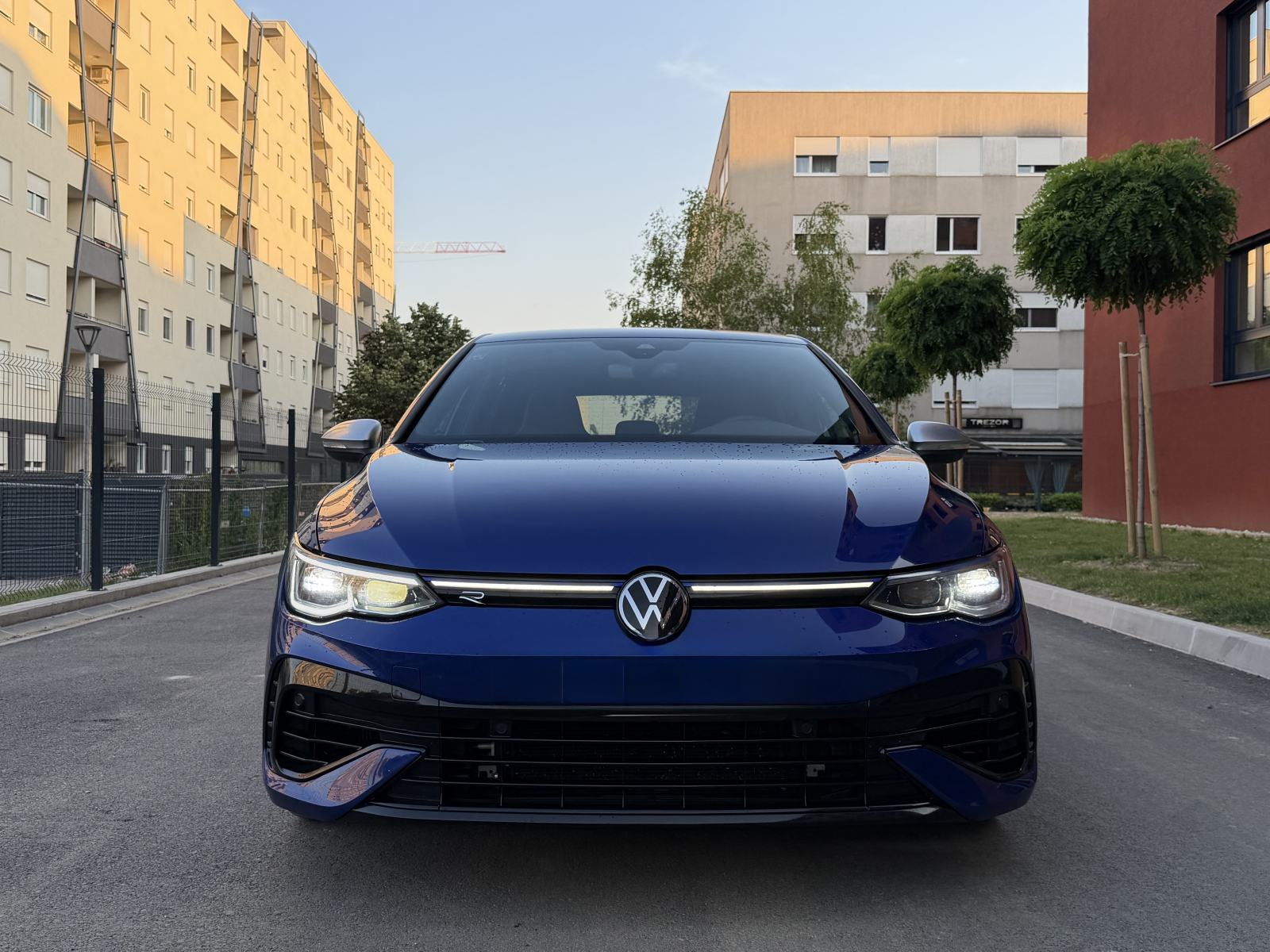 VW Golf 8 R 2.0 TSI 4MOTION, fotografija 2