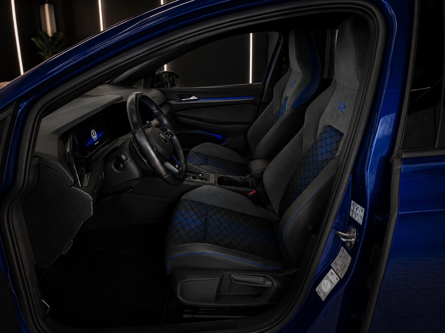 VW Golf 8 R⭐️4MOTION⭐️DSG⭐️SPORTSKA R SJEDALA⭐️, fotografija 6