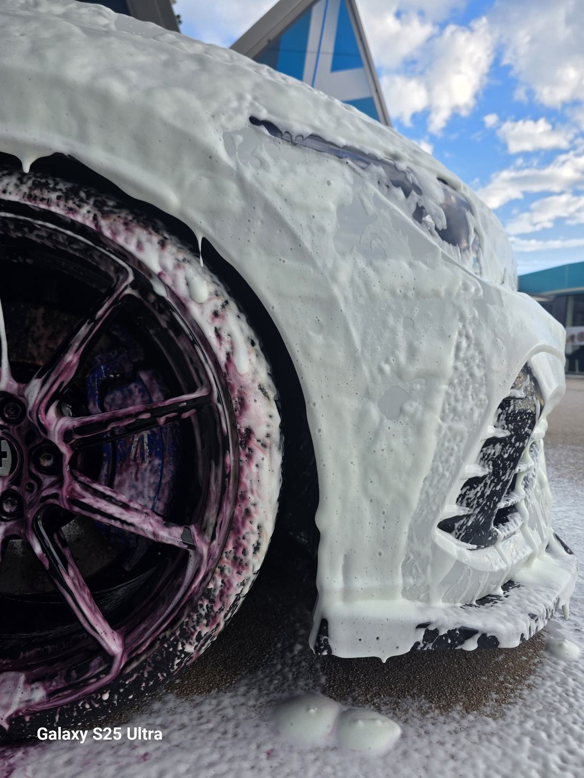 VW Golf 8 R, pogled izvana - slika 1