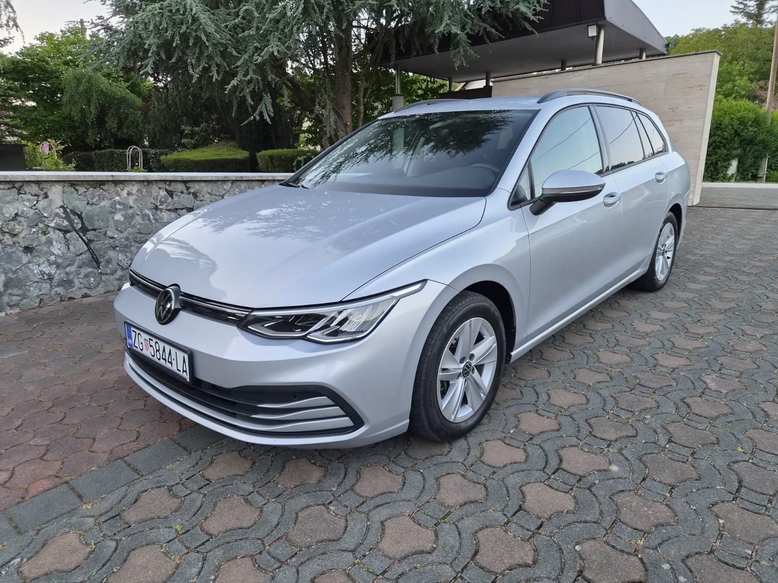 VW Golf 8 Variant 2.0 TDI 150KS DSG, fotografija 1