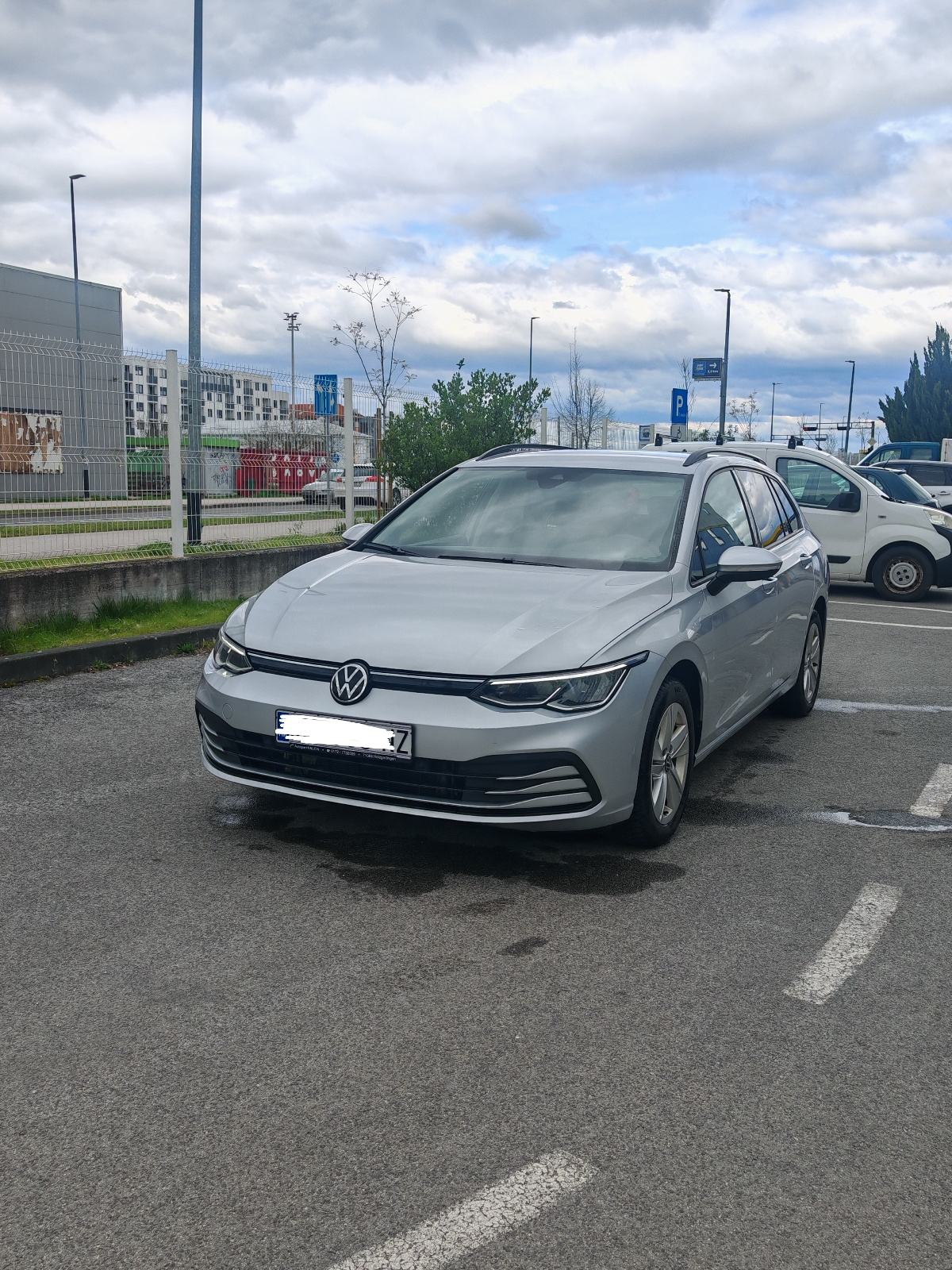 VW Golf 8 Variant 2.0 TDi, Life oprema, LED, Virtual, 5/2027, Odlican, fotografija 8