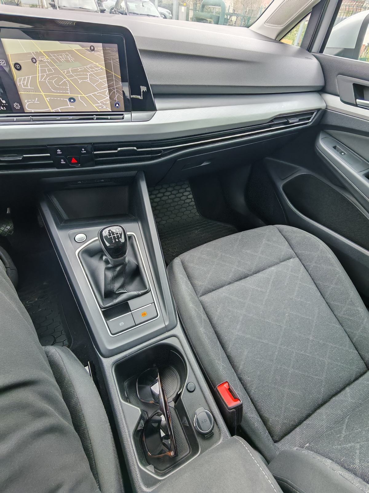 VW Golf 8 Variant 2.0 TDi, Life oprema, LED, Virtual, 5/2027, Odlican, fotografija 16