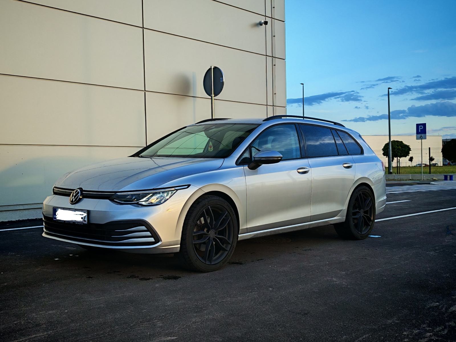 VW Golf 8 Variant 2.0 TDi, Life oprema, LED, Virtual, 5/2027, Odlican, fotografija 5