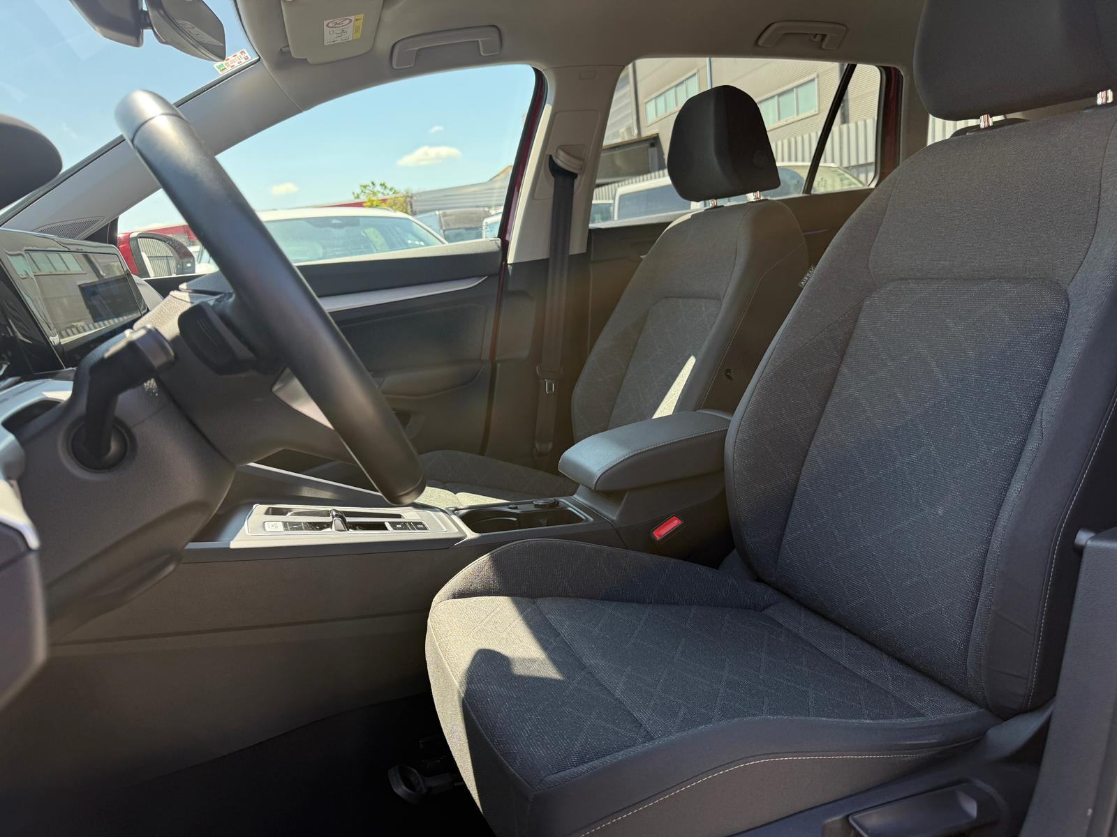 VW GOLF 8 VARIANT 2.0TDI DSG 2023 GOD. HRVATSKO VOZILO U SUSTAVU PDV-A, fotografija 4