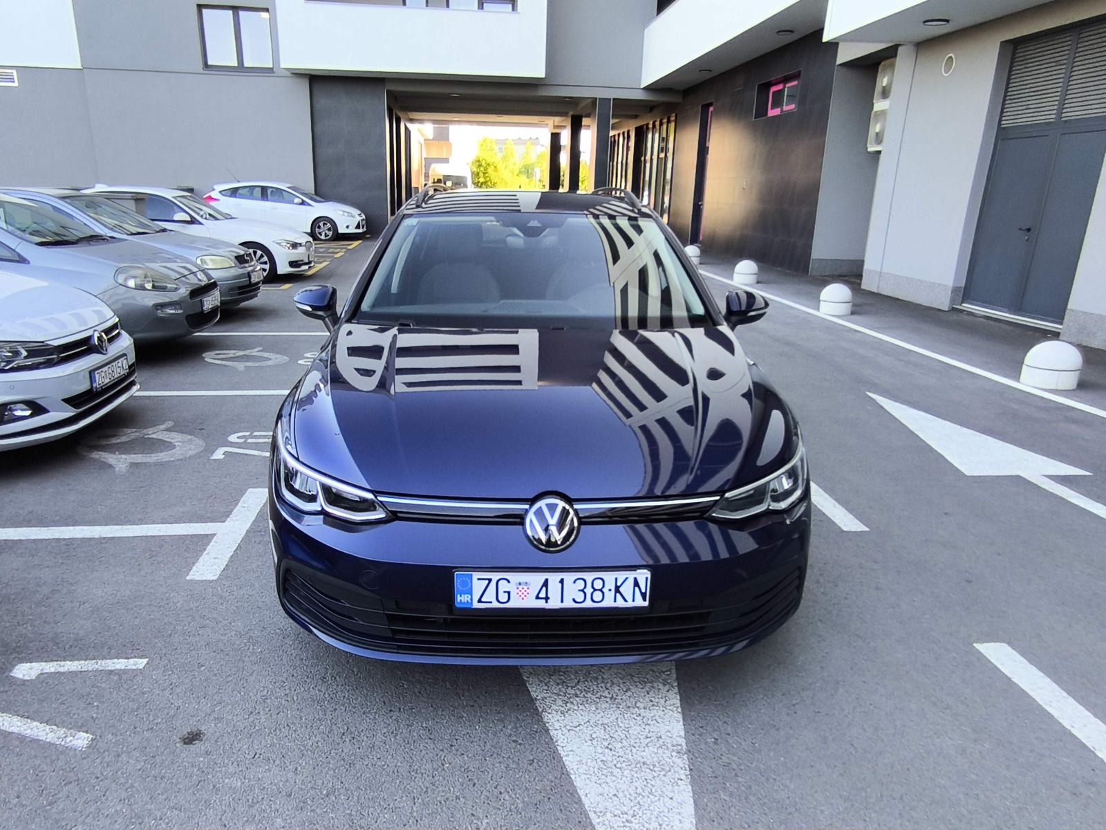 VW Golf 8 Variant Life reg.07/27, fotografija 3