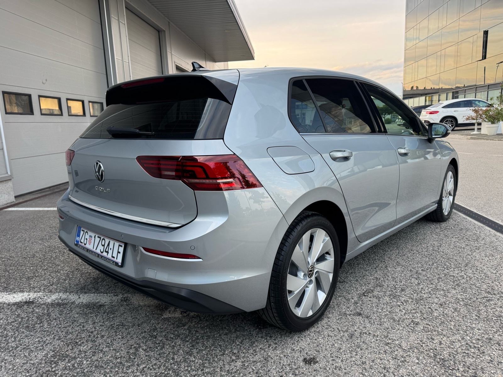 VW Golf 8.5 2,0 TDI *NIJE UVOZ,ORIGINAL KM,2xKLJUČA,REG 07/2027,NOVO*, fotografija 5