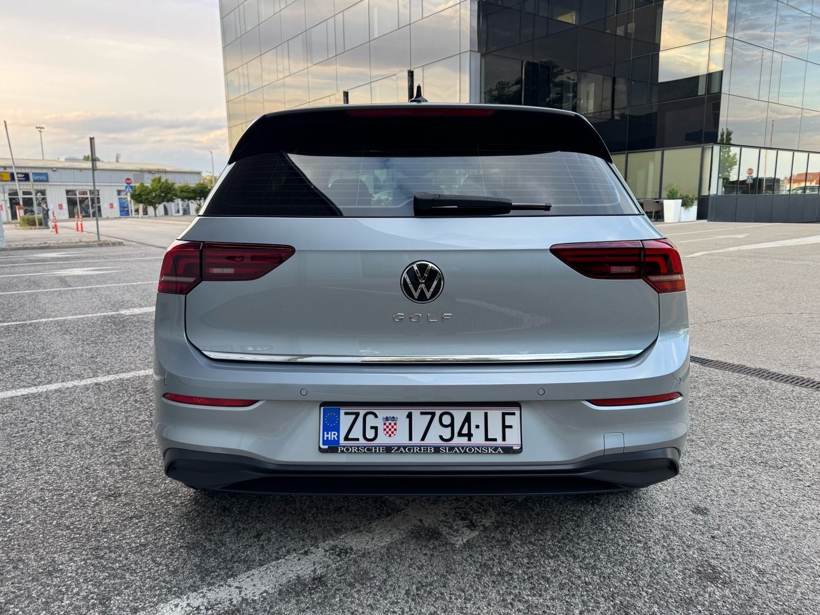 VW Golf 8.5 2,0 TDI *NIJE UVOZ,ORIGINAL KM,2xKLJUČA,REG 07/2027,NOVO*, fotografija 4