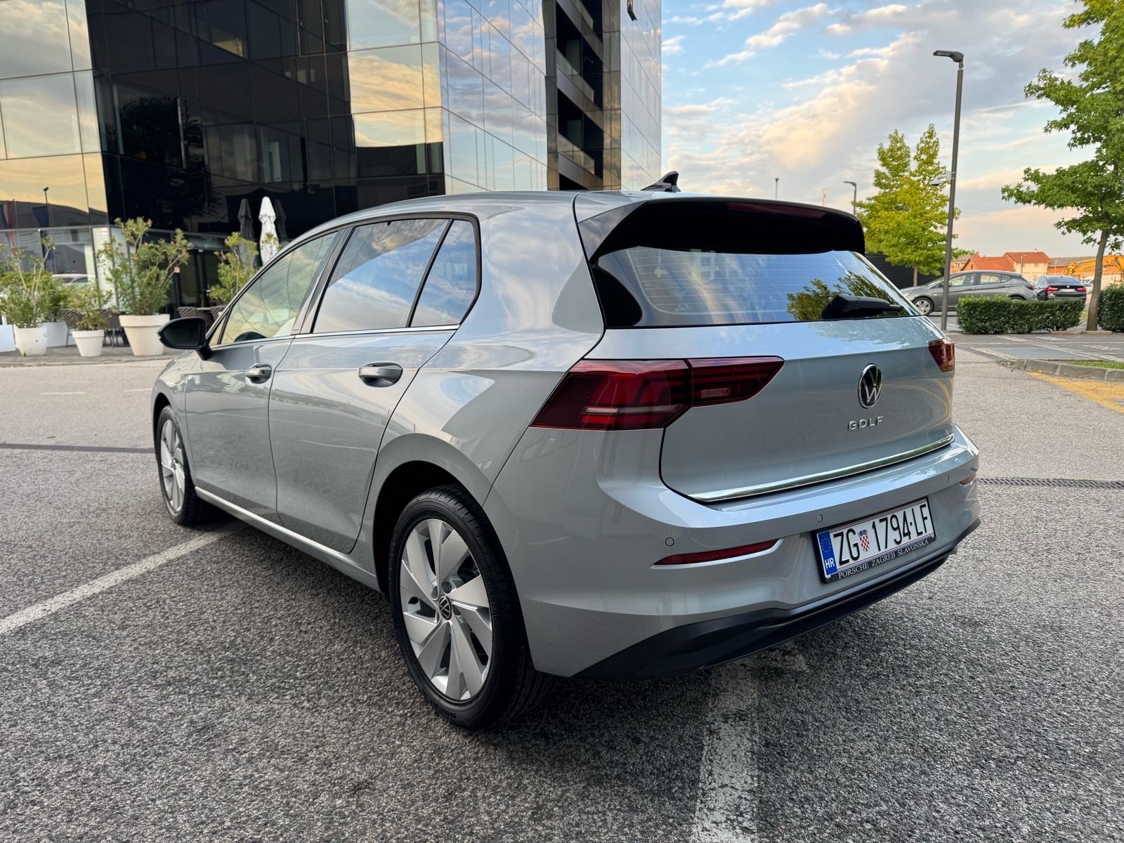 VW Golf 8.5 2,0 TDI *NIJE UVOZ,ORIGINAL KM,2xKLJUČA,REG 07/2027,NOVO*, fotografija 3