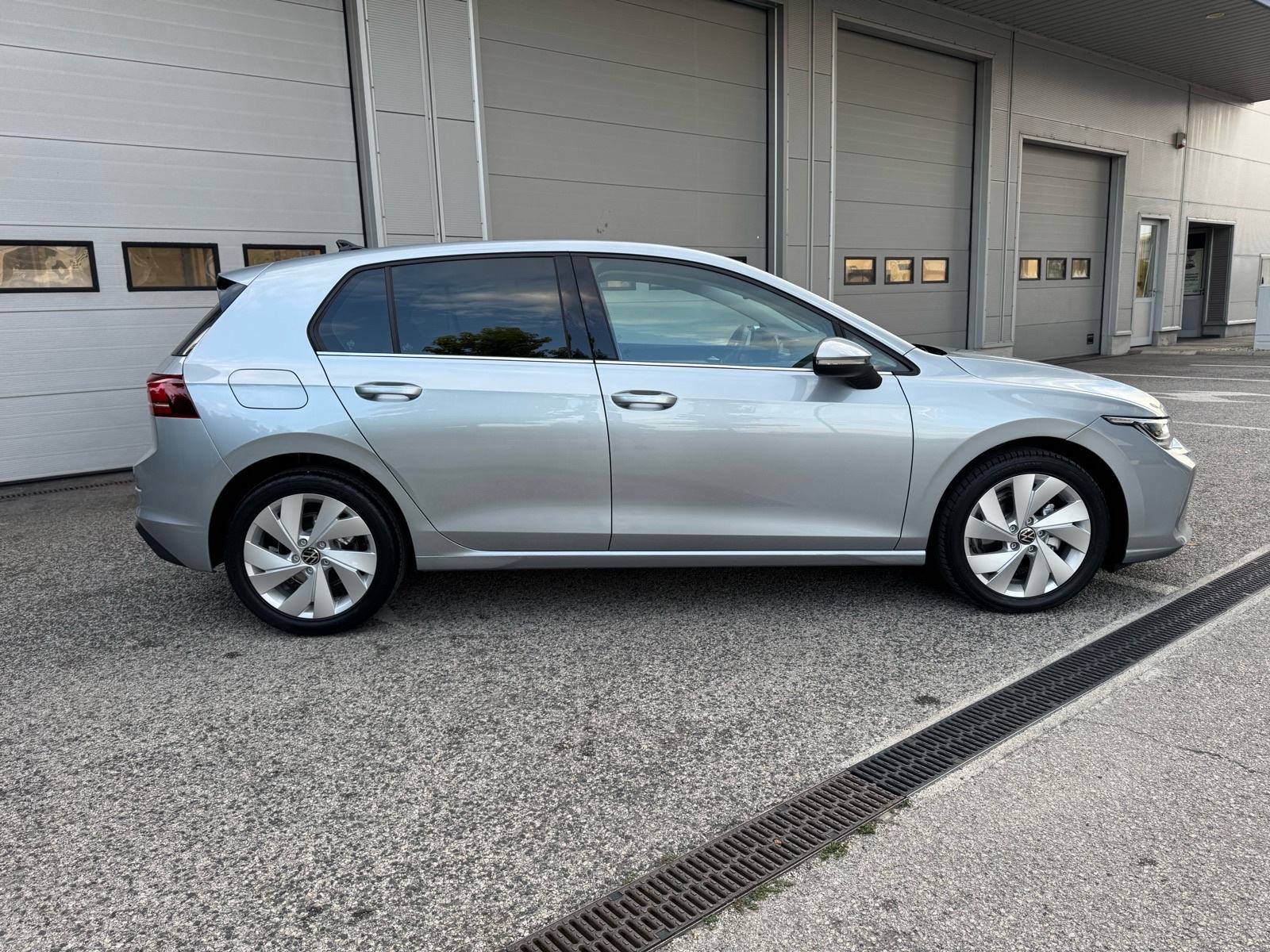 VW Golf 8.5 2,0 TDI *NIJE UVOZ,ORIGINAL KM,2xKLJUČA,REG 07/2027,NOVO*, fotografija 6