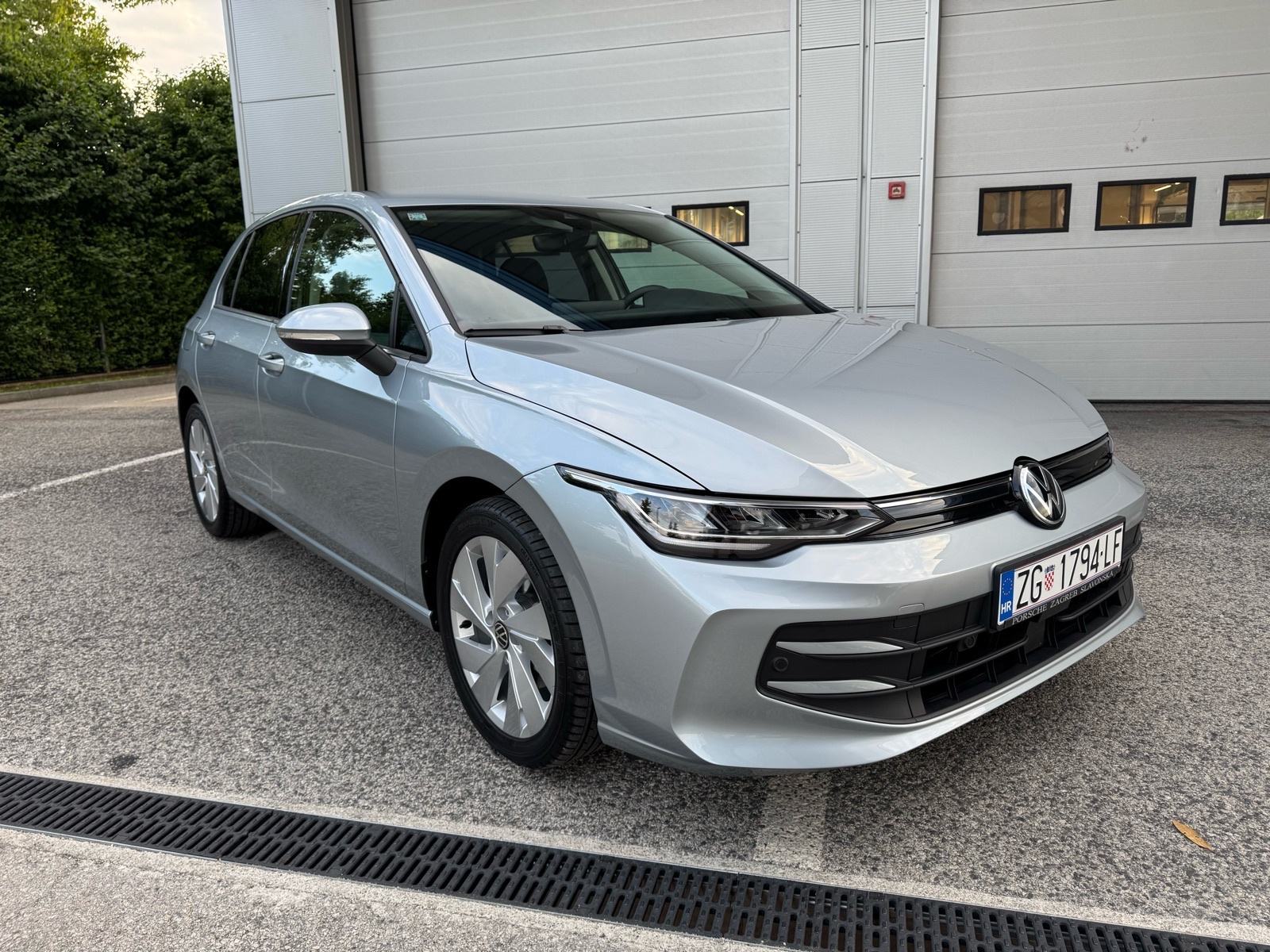 VW Golf 8.5 2,0 TDI *NIJE UVOZ,ORIGINAL KM,2xKLJUČA,REG 07/2027,NOVO*, fotografija 7