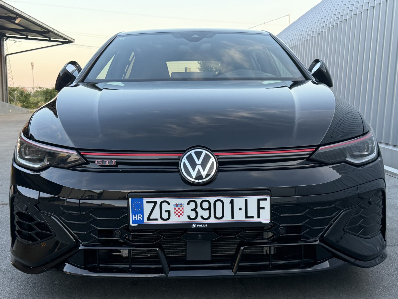 VW Golf 8.5 GTI CLUB SPORT, FACELIFT, 5g JAMSTVO, HUD, IQ LED, LASER, fotografija 12
