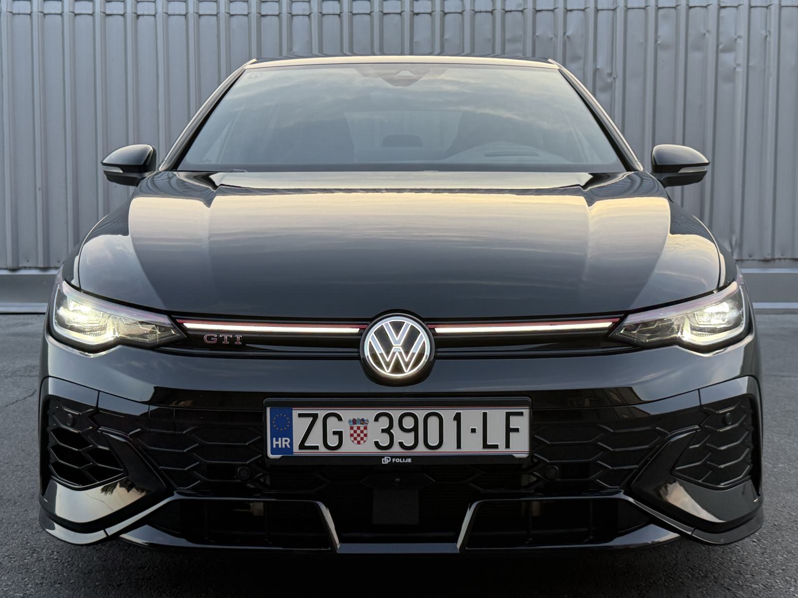 VW Golf 8.5 GTI CLUB SPORT, FACELIFT, 5g JAMSTVO, HUD, IQ LED, LASER, fotografija 6