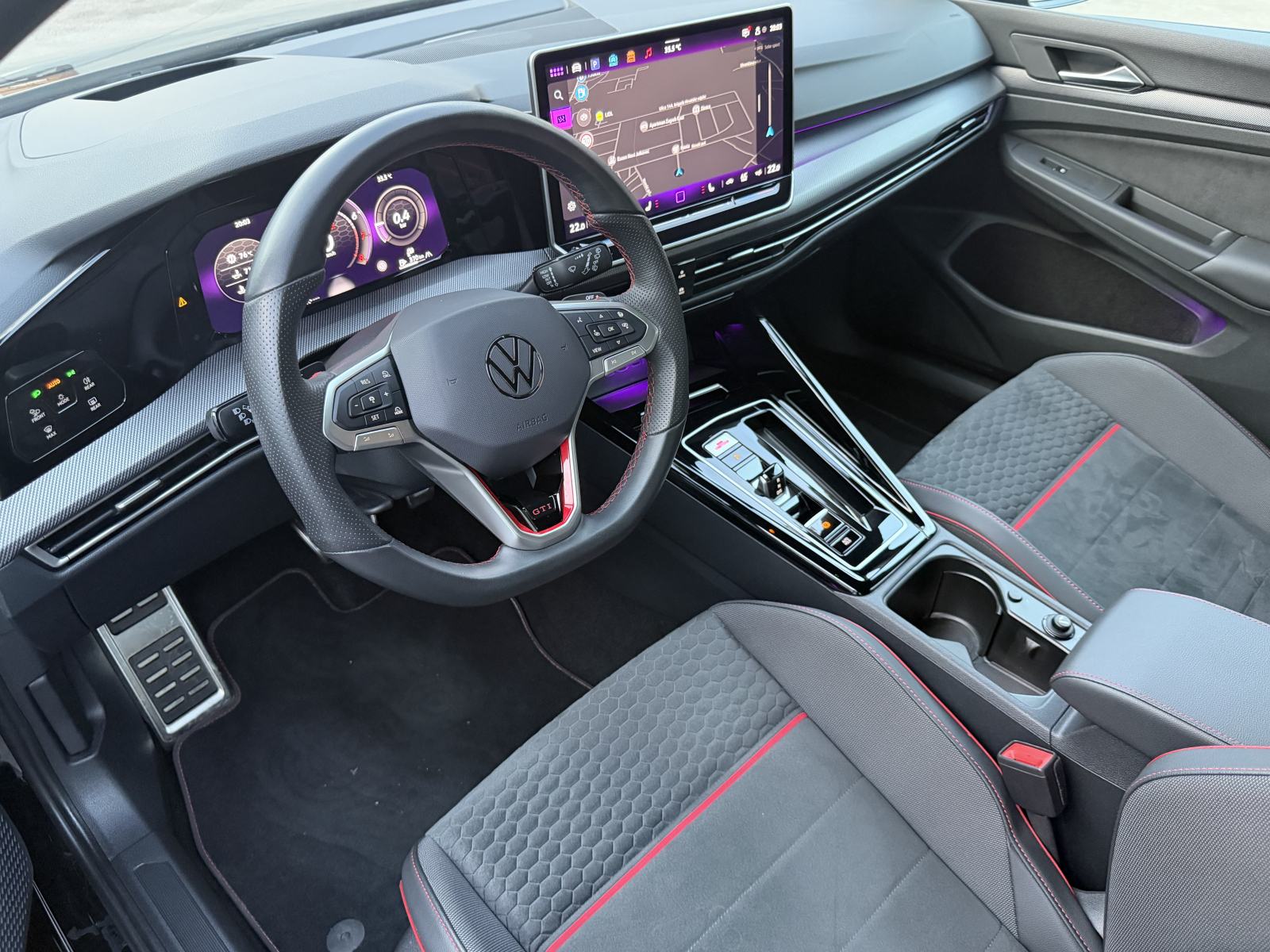 VW Golf 8.5 GTI CLUB SPORT, FACELIFT, 5g JAMSTVO, HUD, IQ LED, LASER, fotografija 15
