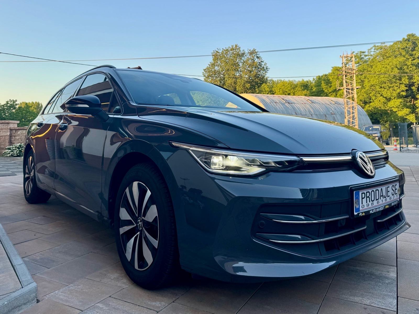 VW Golf 8.5 Variant 2.0 TDI DSG,IQ Light,kamera 360*18000km,!!NOVO!!, fotografija 5