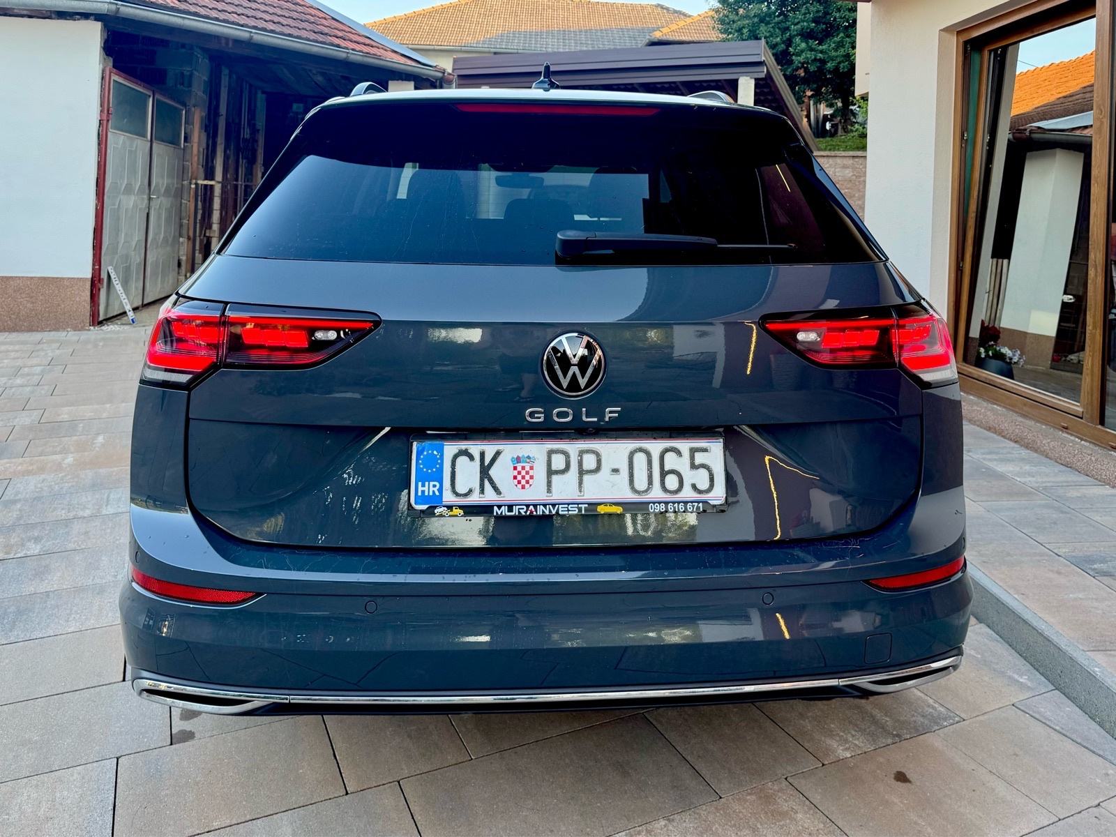 VW Golf 8.5 Variant 2.0 TDI DSG,IQ Light,kamera 360*18000km,!!NOVO!!, fotografija 4