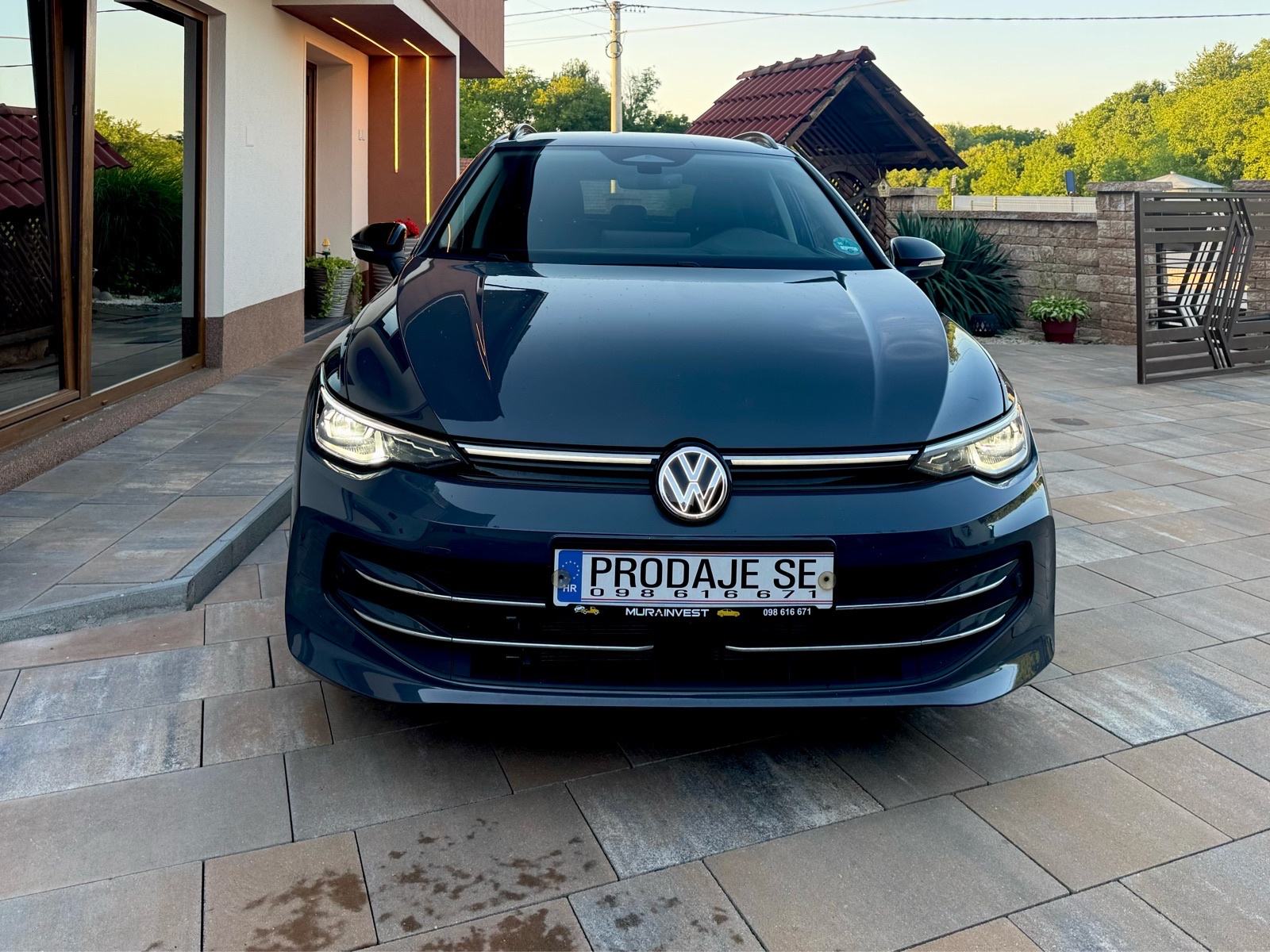 VW Golf 8.5 Variant 2.0 TDI DSG,IQ Light,kamera 360*18000km,!!NOVO!!, fotografija 16