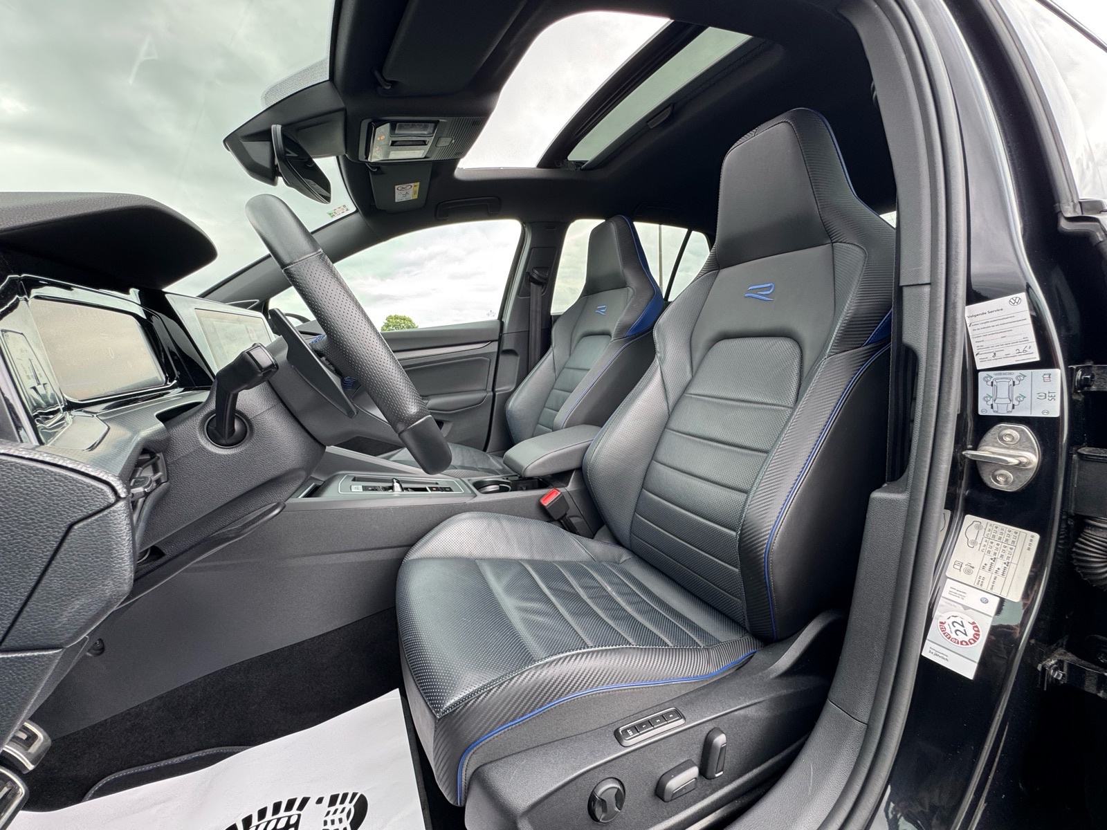 VW Golf 8R Performance, Akrapovič, PANO, H&K, fotografija 14