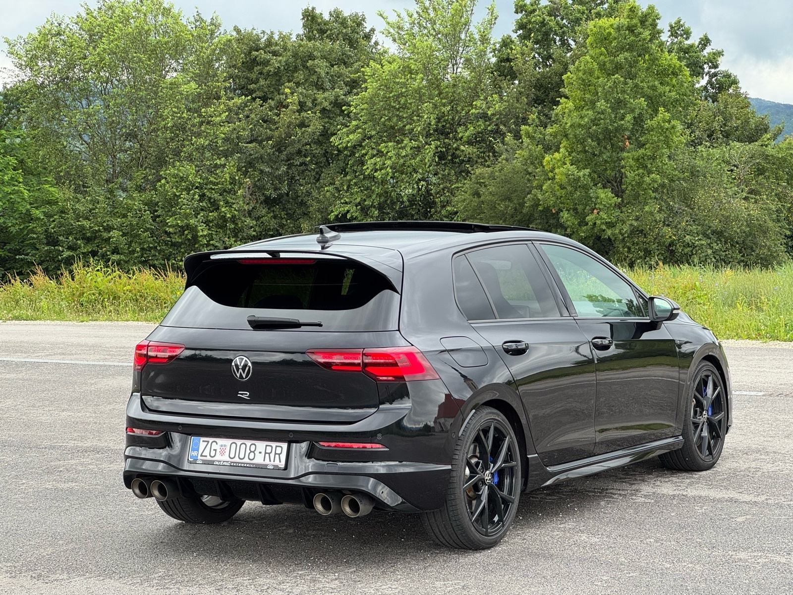 VW Golf 8R Performance, Akrapovič, PANO, H&K, fotografija 5