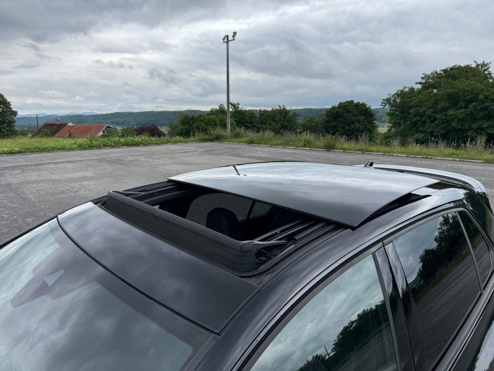 VW Golf 8R Performance, Akrapovič, PANO, H&K, fotografija 9