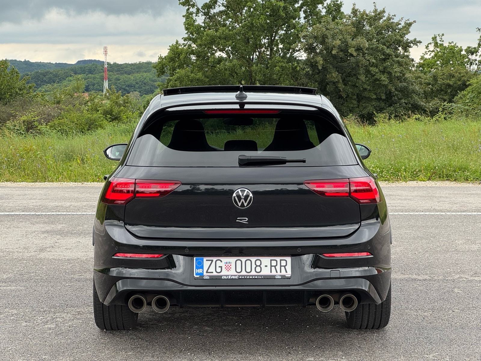 VW Golf 8R Performance, Akrapovič, PANO, H&K, fotografija 6