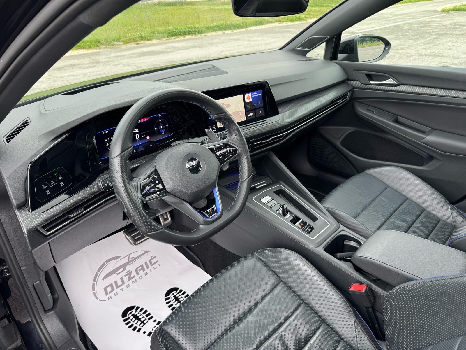 VW Golf 8R Performance, Akrapovič, PANO, H&K, fotografija 11