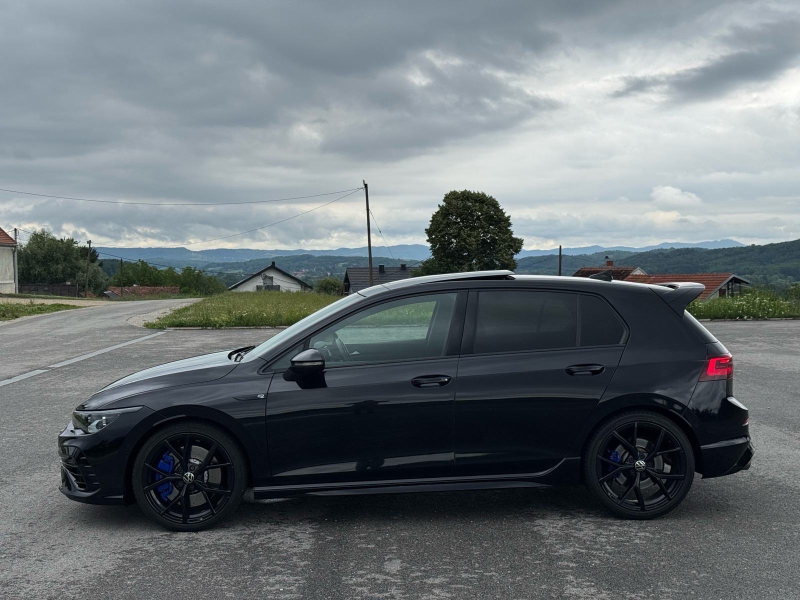 VW Golf 8R Performance, Akrapovič, PANO, H&K, fotografija 8