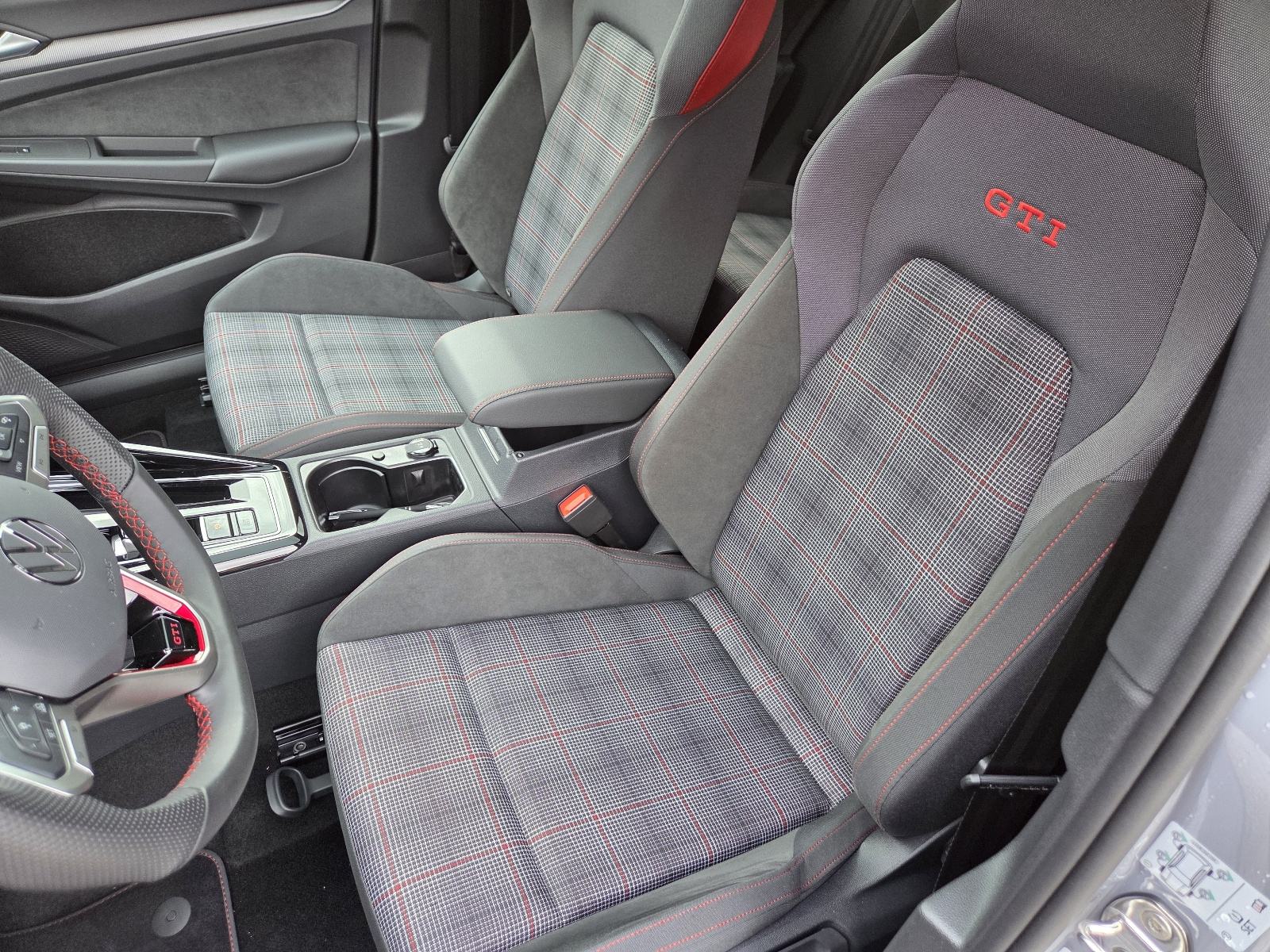 VW Golf GTI 8.5 2.0 TSI DSG 195kw --2026.g.--223km--NOVO--NOVO--, fotografija 16
