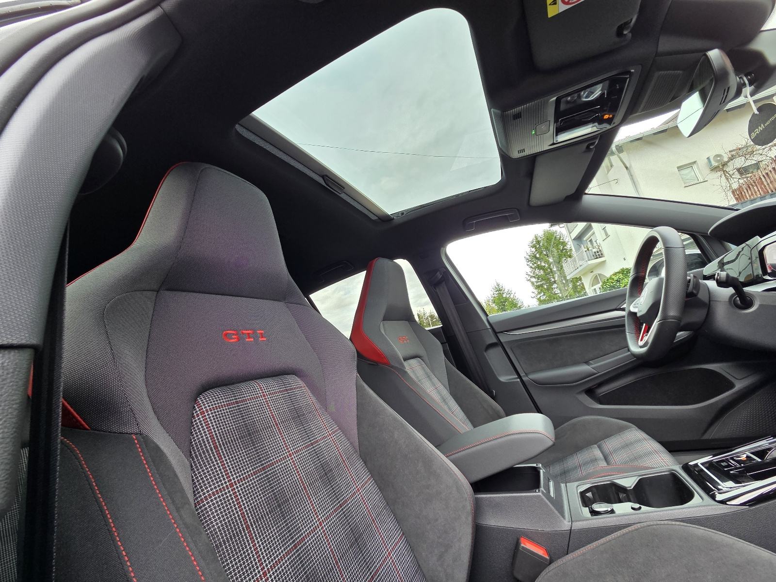VW Golf GTI 8.5 2.0 TSI DSG 195kw --2026.g.--223km--NOVO--NOVO--, fotografija 19