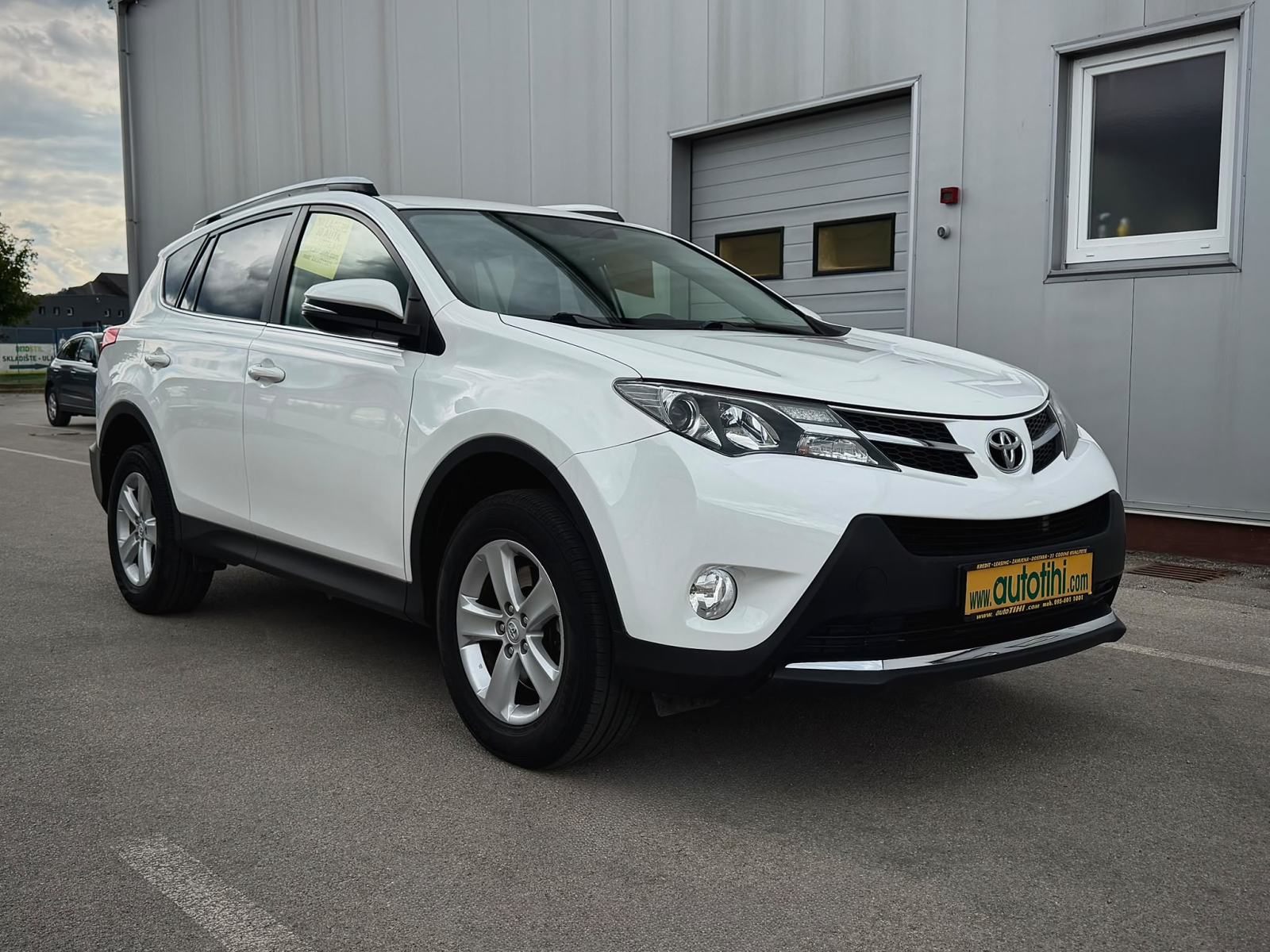 Toyota RAV 4 2.0 D-4D Active 2013g 91kW PARKIRNA KAMERA⭐⭐⭐⭐⭐, fotografija 5