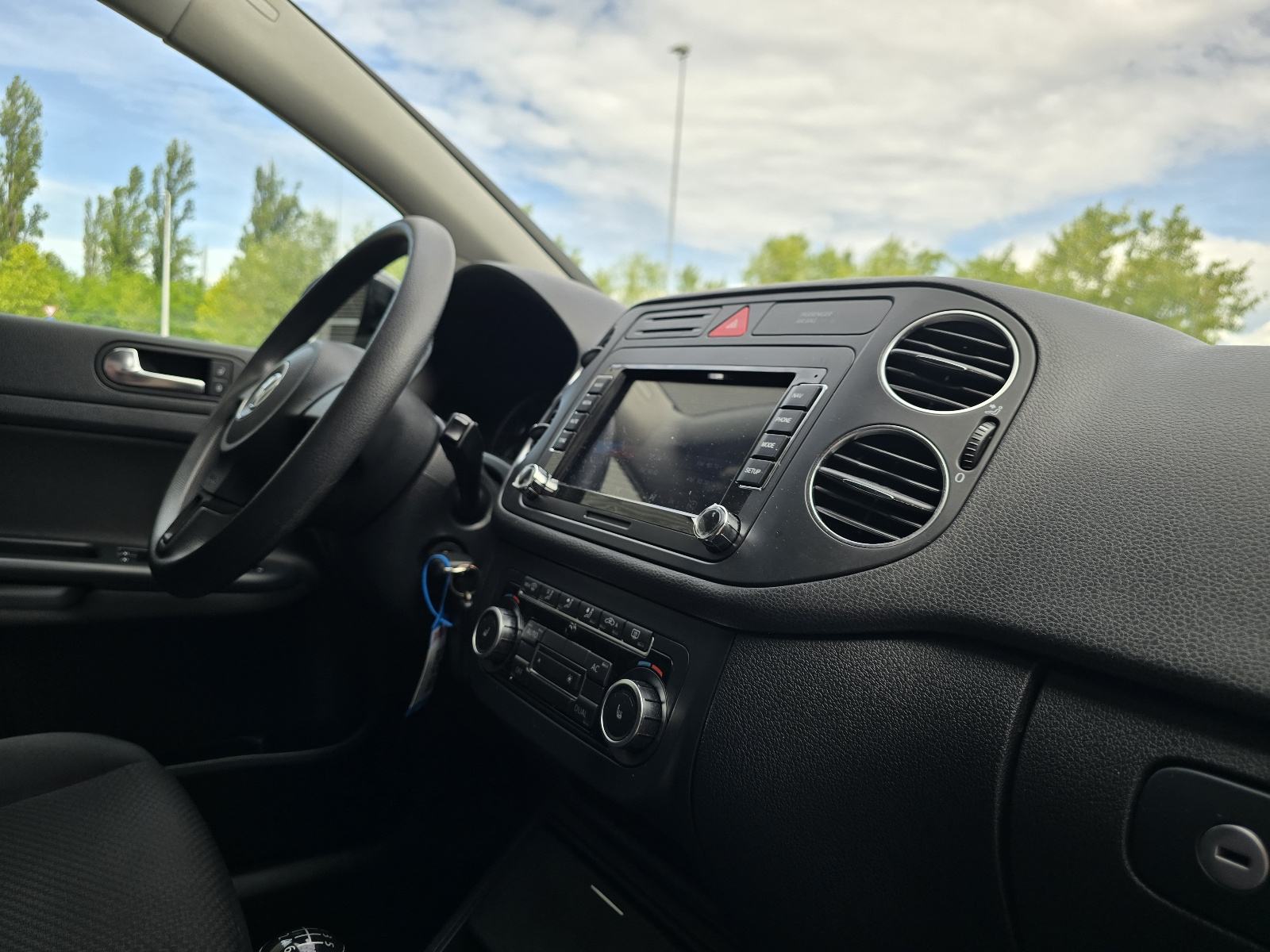 VW Golf Plus 1,2 TSI / DIG.KLIMA / MULTIMEDIJA / 6 BRZINA /, fotografija 17