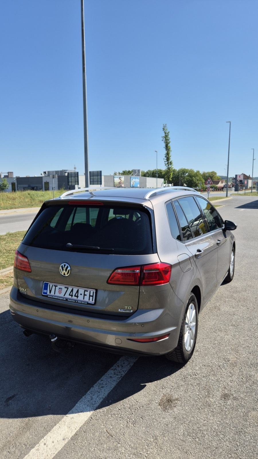 VW Golf Sportsvan 1.6 tdi 1.vlasnik,veliki servis.., fotografija 2