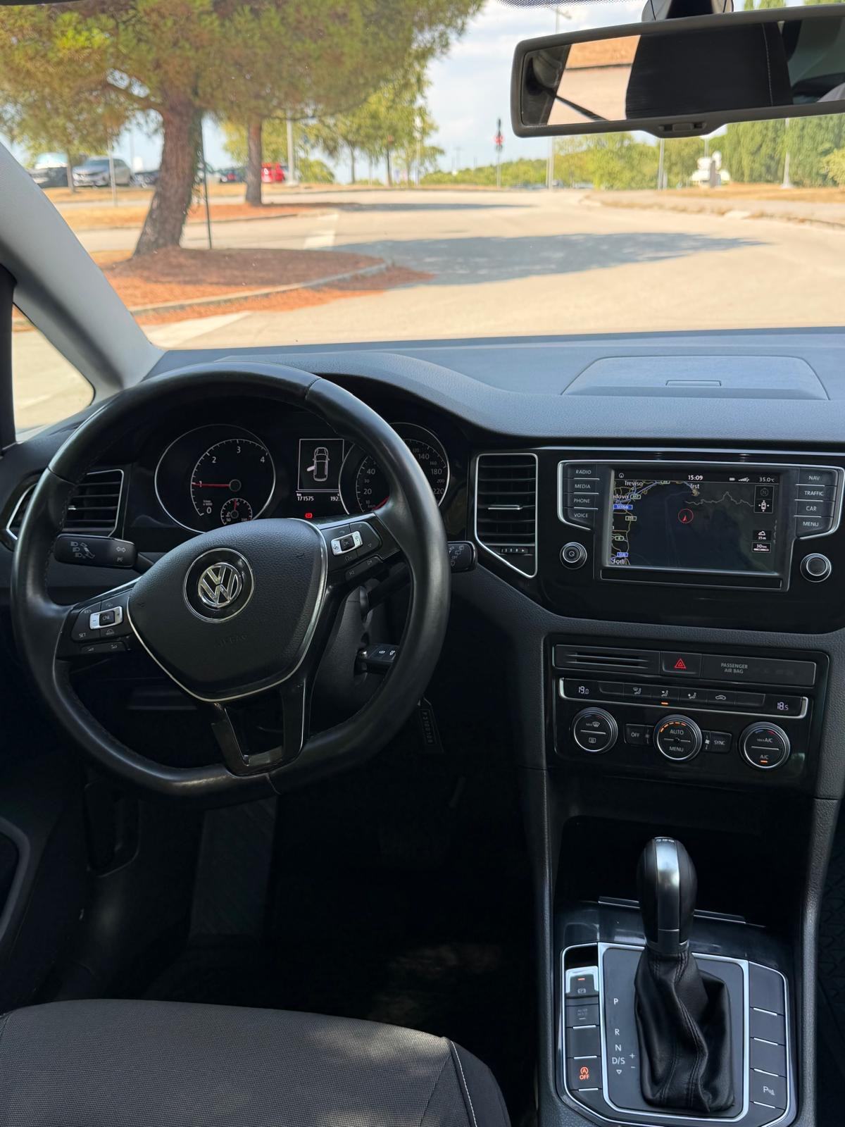 VW Golf Sportsvan 1,6 TDI DSG HighLine Top stanje!!!, fotografija 11