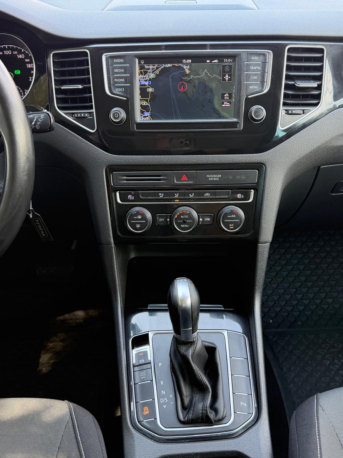 VW Golf Sportsvan 1,6 TDI DSG HighLine Top stanje!!!, fotografija 12
