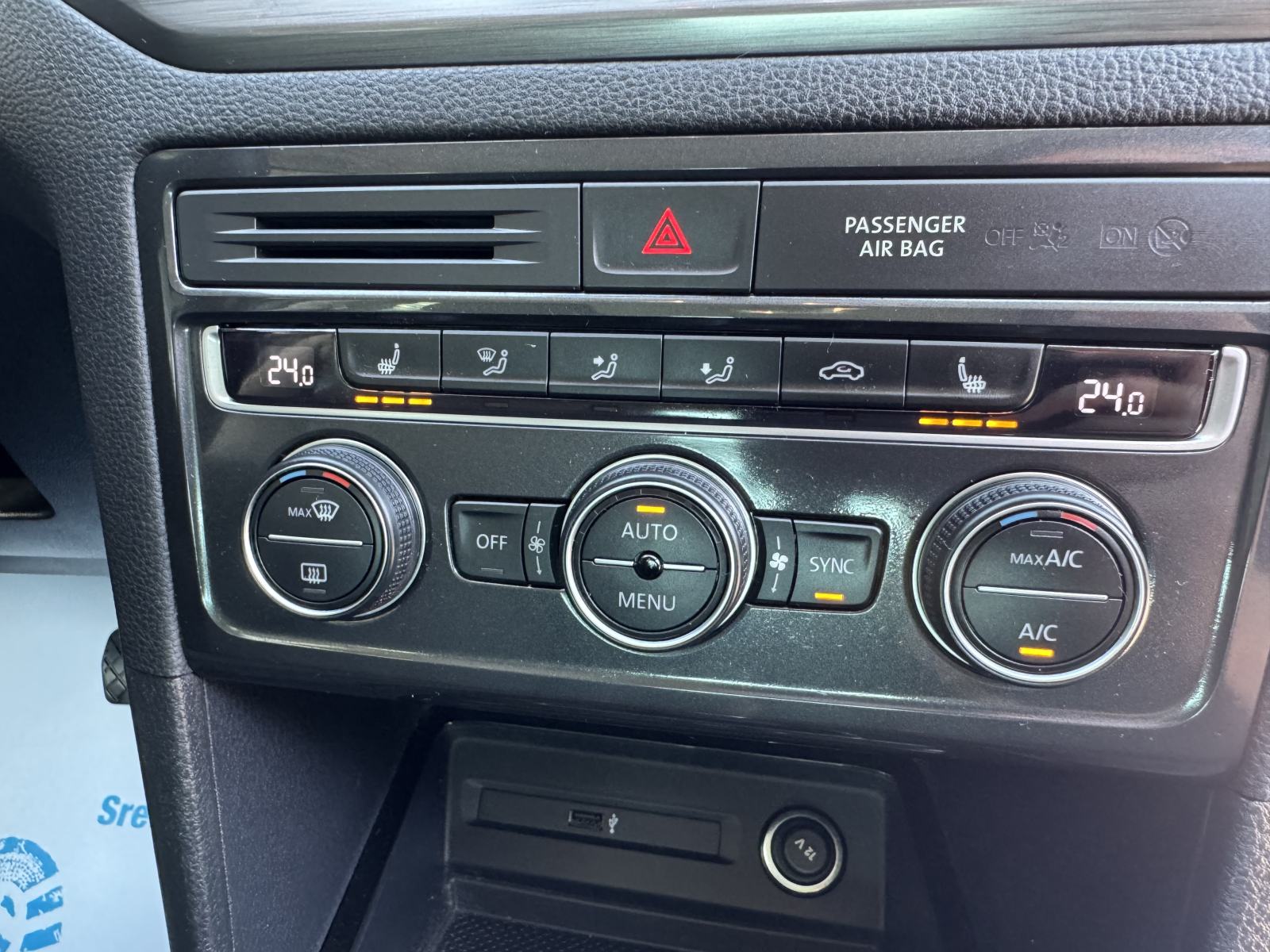 VW Golf Sportsvan 1.6 TDI ⭐ LED, Navi, 2x PDC, Grij.sjed. ⭐, fotografija 15