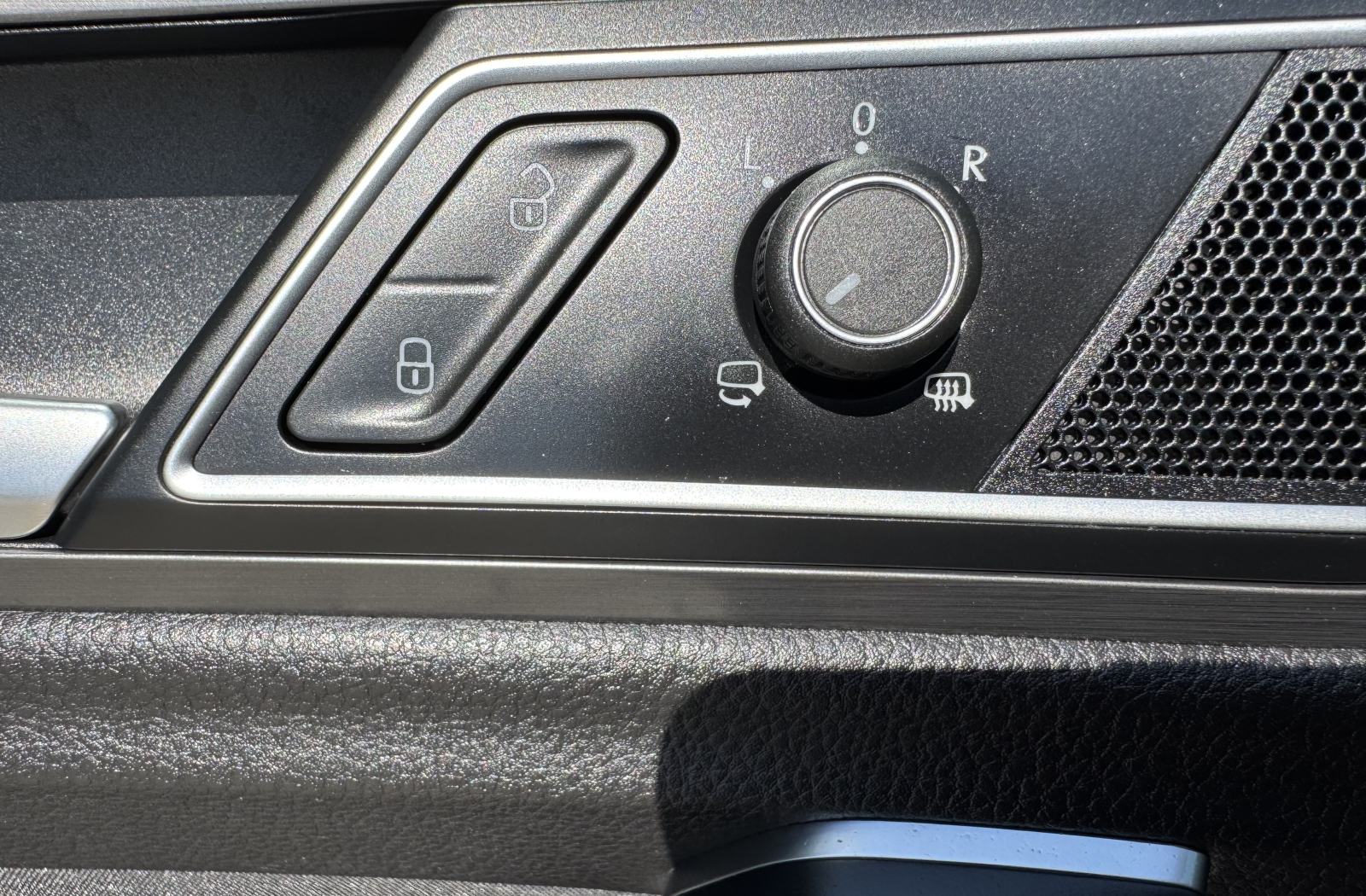 VW Golf Sportsvan 1.6 TDI ⭐ LED, Navi, 2x PDC, Grij.sjed. ⭐, fotografija 16