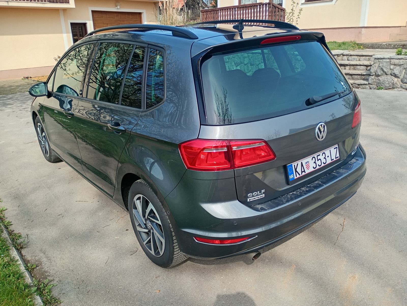 VW Golf Sportvan 1.6 tdi, 2017 godina, fotografija 3