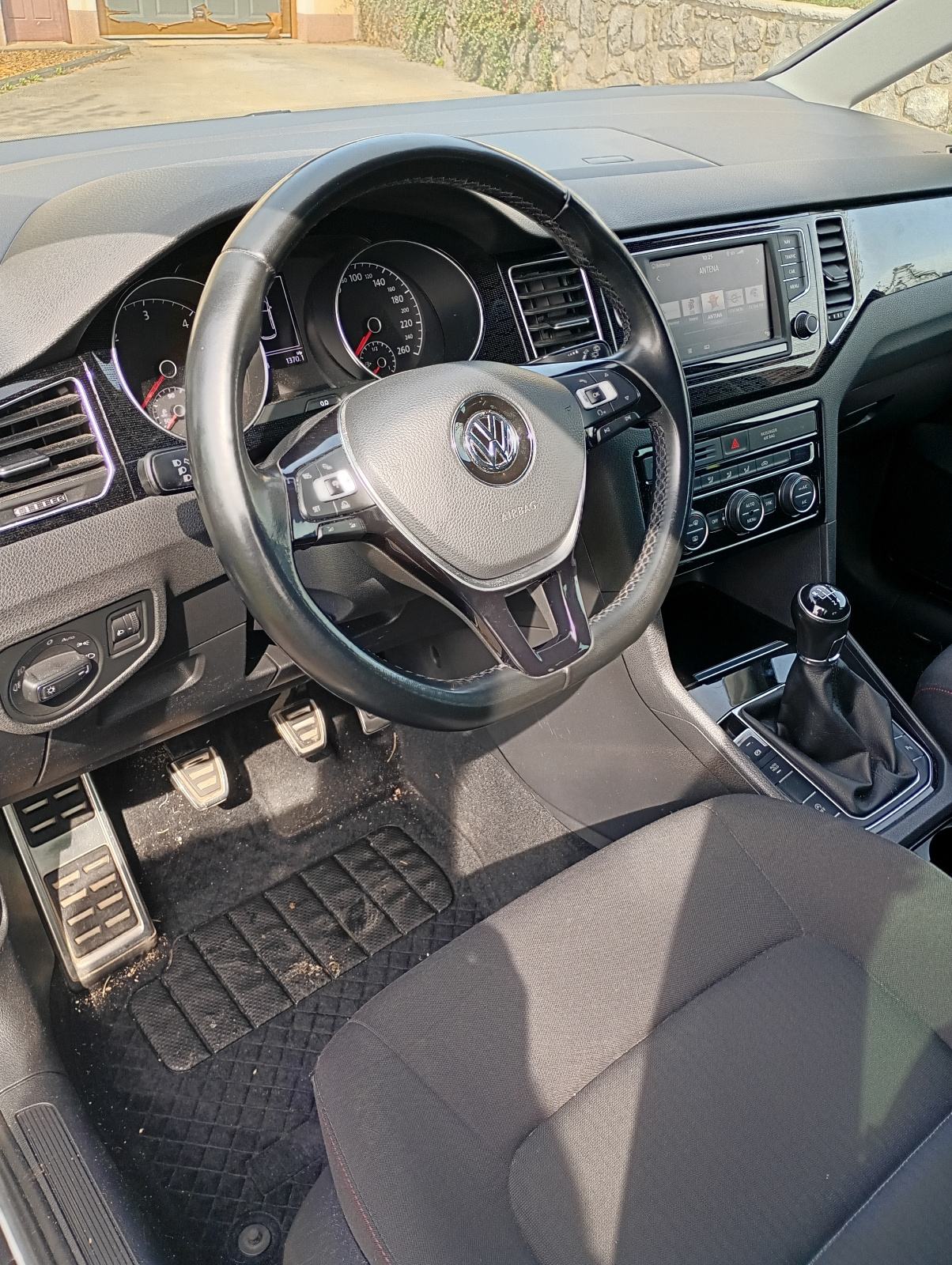 VW Golf Sportvan 1.6 tdi, 2017 godina, fotografija 6