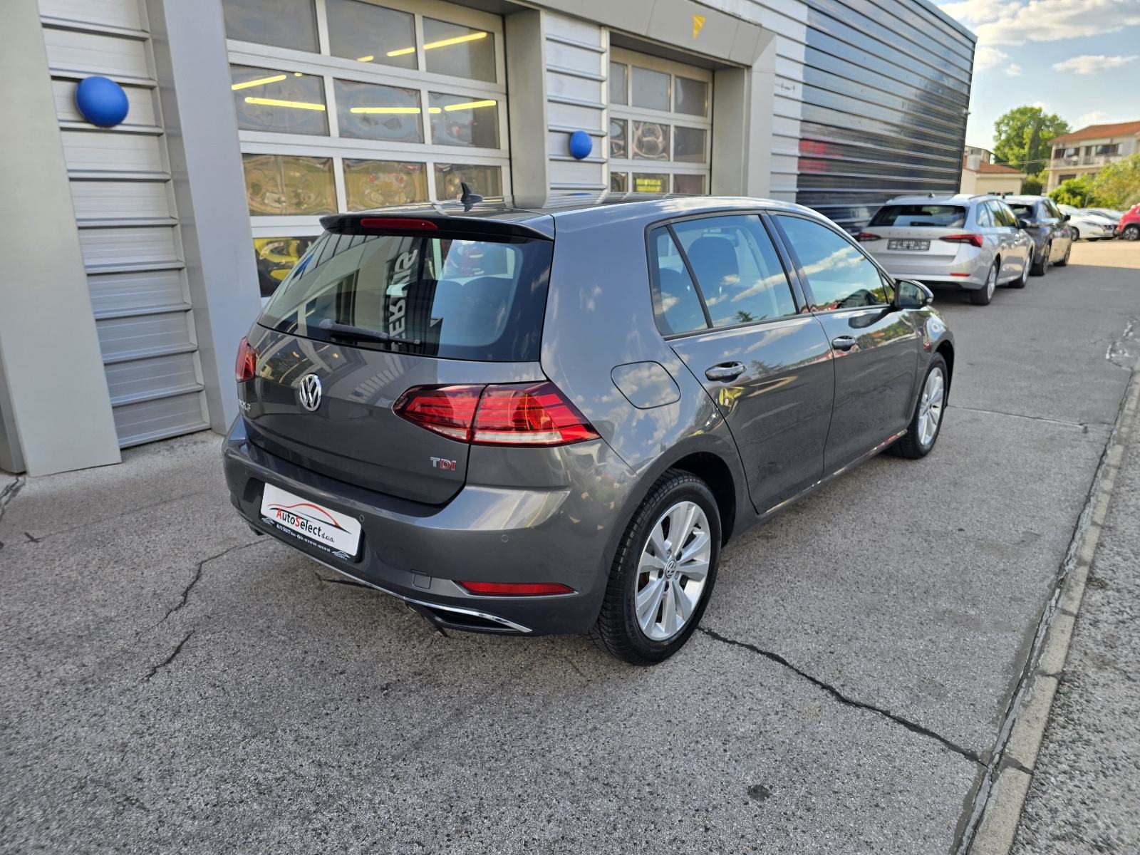 VW Golf VII 1.6 TDI - 2017 - 180000km - GARANCIJA - SERVIS - REG 1 GOD, fotografija 5