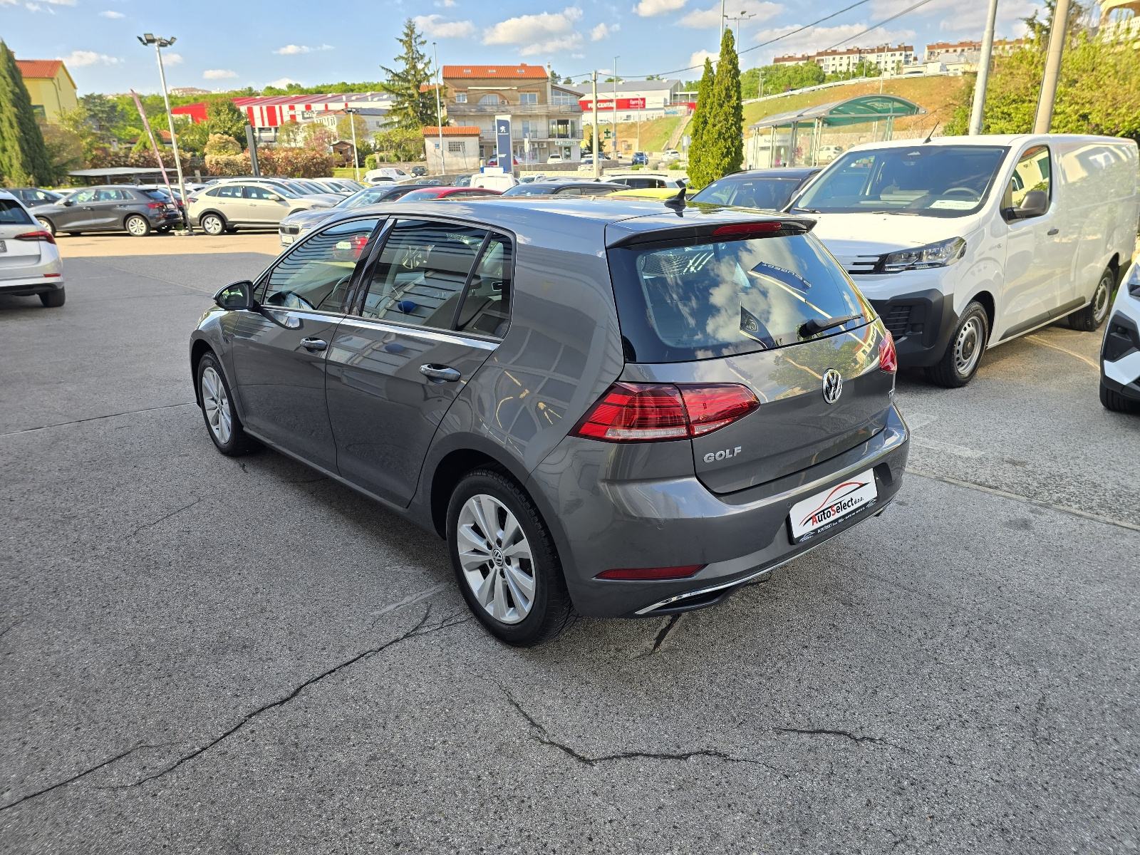 VW Golf VII 1.6 TDI - 2017 - 180000km - GARANCIJA - SERVIS - REG 1 GOD, fotografija 6