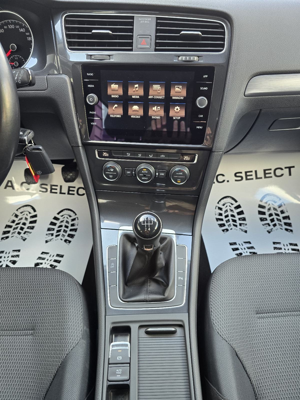 VW Golf VII 1.6 TDI - 2017 - 180000km - GARANCIJA - SERVIS - REG 1 GOD, fotografija 13