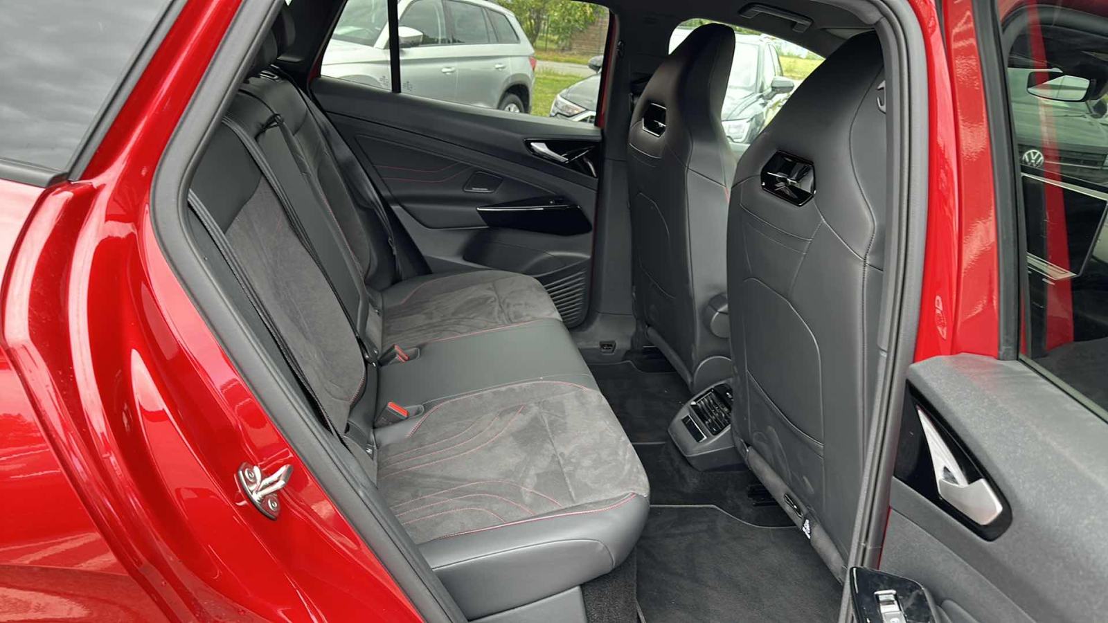 VW ID.4 2025 • PREMIUM jamstvo • AutoZubak Rabljena, fotografija 10